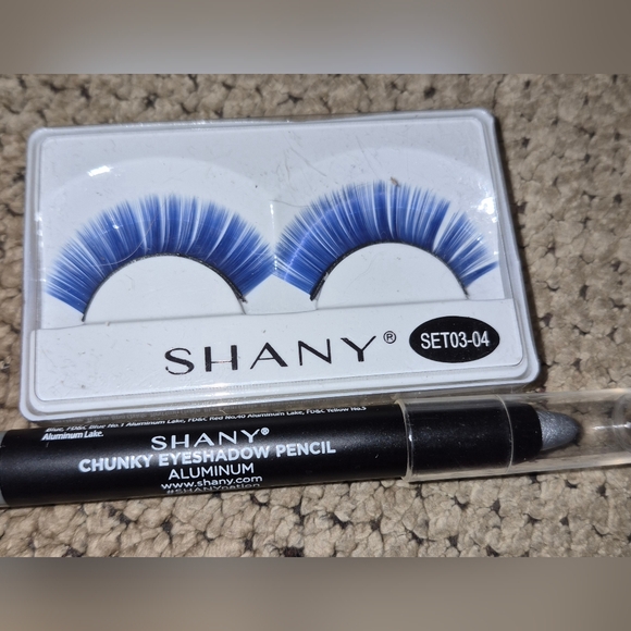 Makeup Bundle - Picture 5 of 16